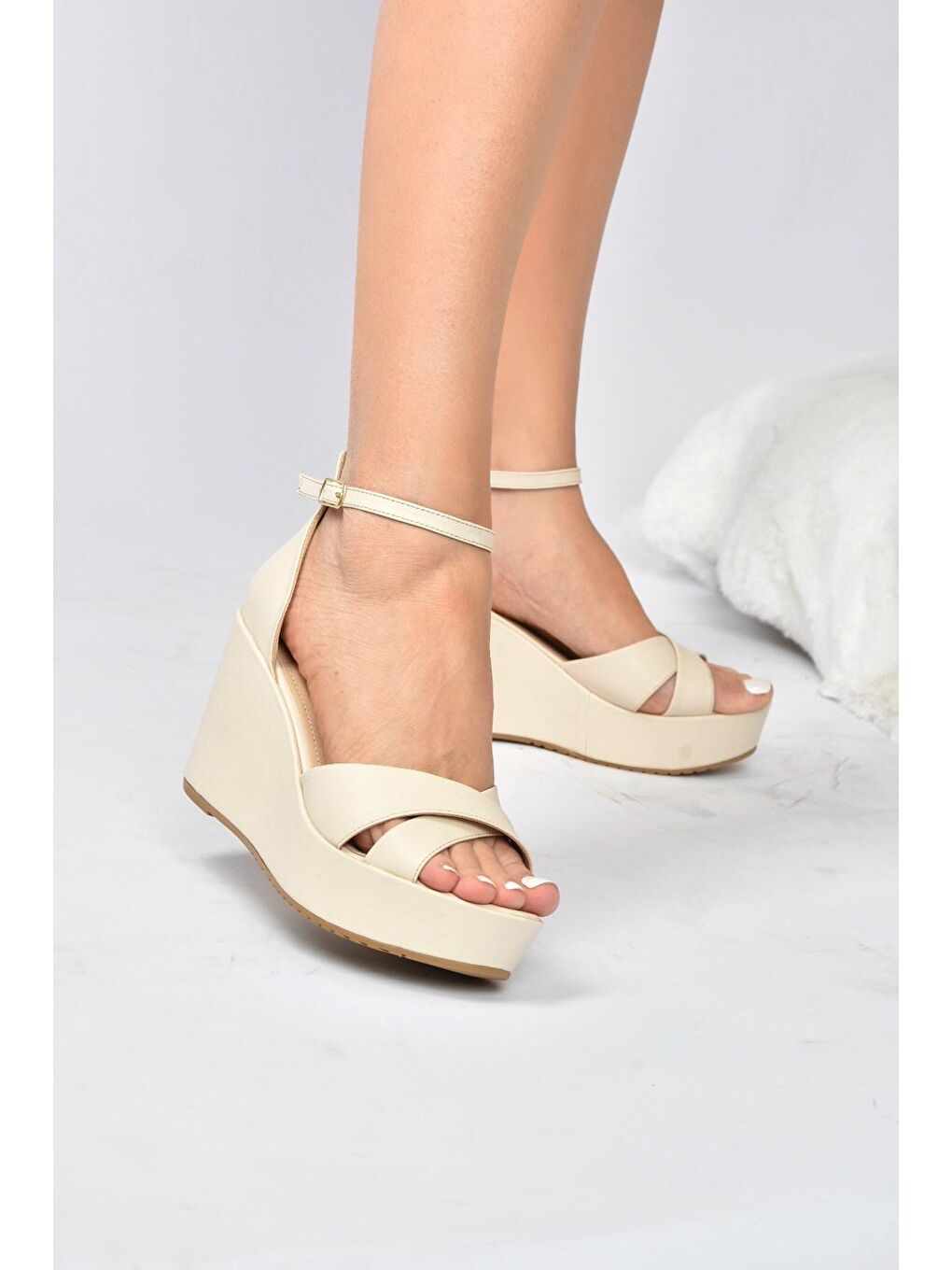 K820025109 Bej Dolgu Taban Kadın Ayakkabı-1