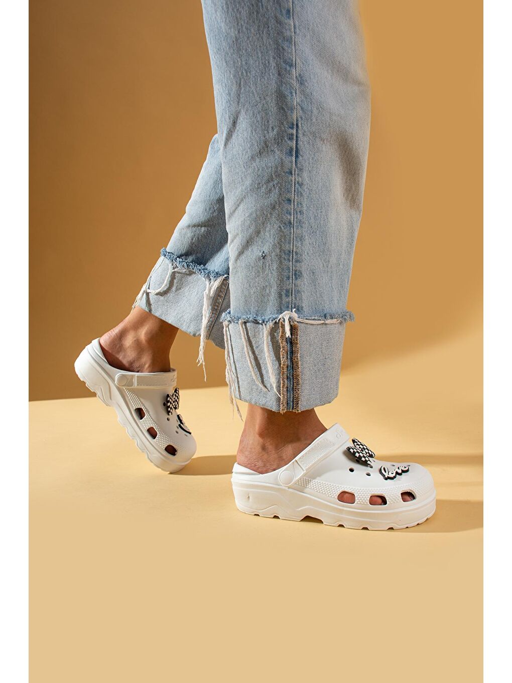 Beyaz Papyonlu Comfort Taban Eva Kadın Sandalet 001-0333-23-1