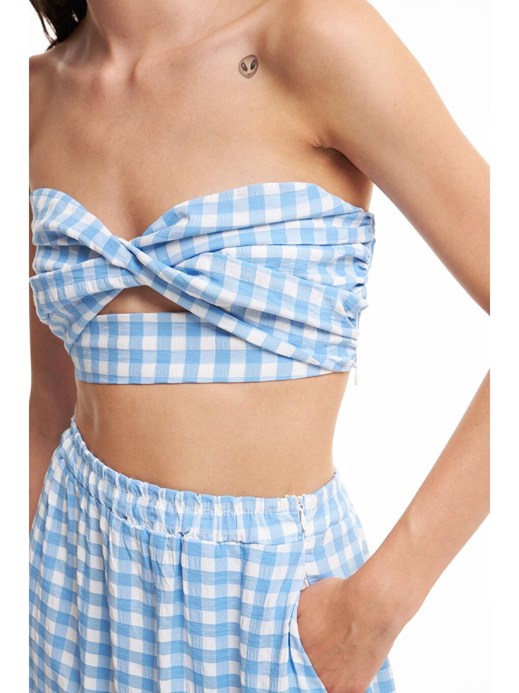 Ekoseli Düğüm Detaylı Crop Bluz Mavi-3