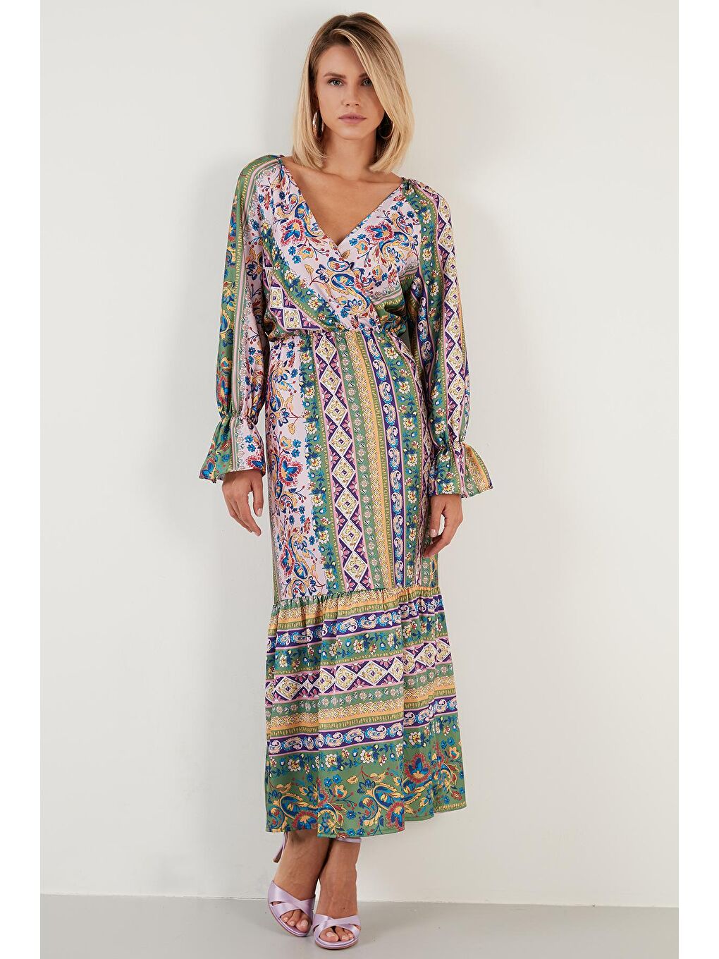 Pembe Desenli Rahat Kalıp Kruvaze Yaka Elbise 6058062