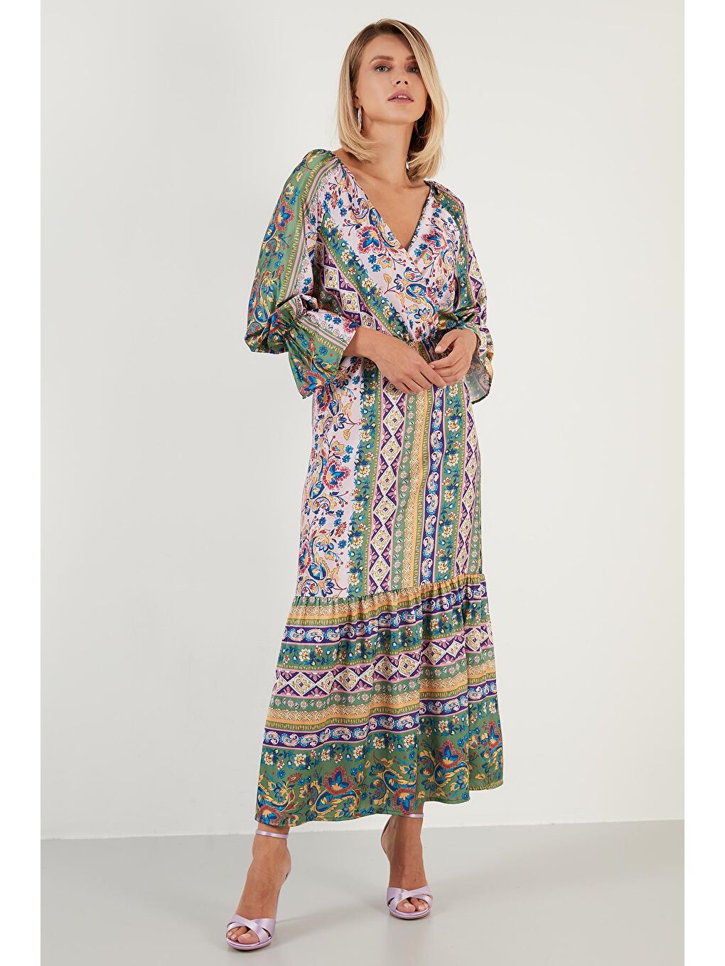 Pembe Desenli Rahat Kalıp Kruvaze Yaka Elbise 6058062-2