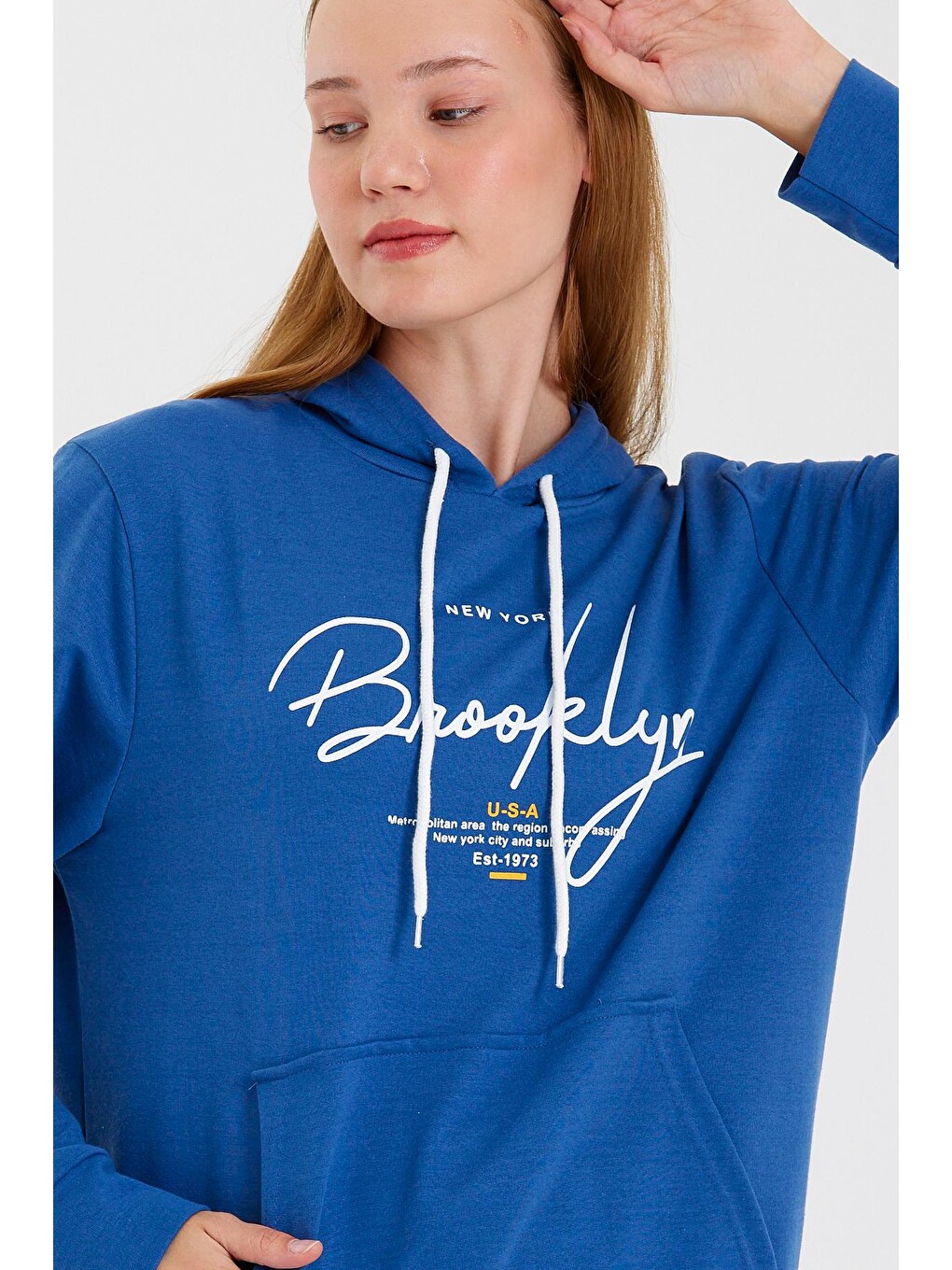 Mavi Kadın Kapüşonlu Oversize Fit El Yazılı Brooklyn Baskılı İnce Sweatshirt Spr23swk361-1