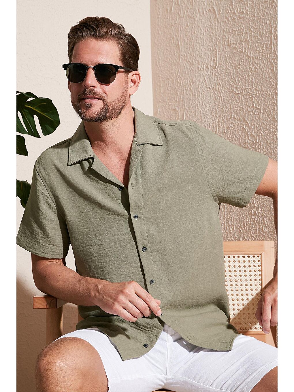 Haki Keten Görünümlü Kısa Kollu Apaş Yaka Regular Fit Gömlek CF23S116775