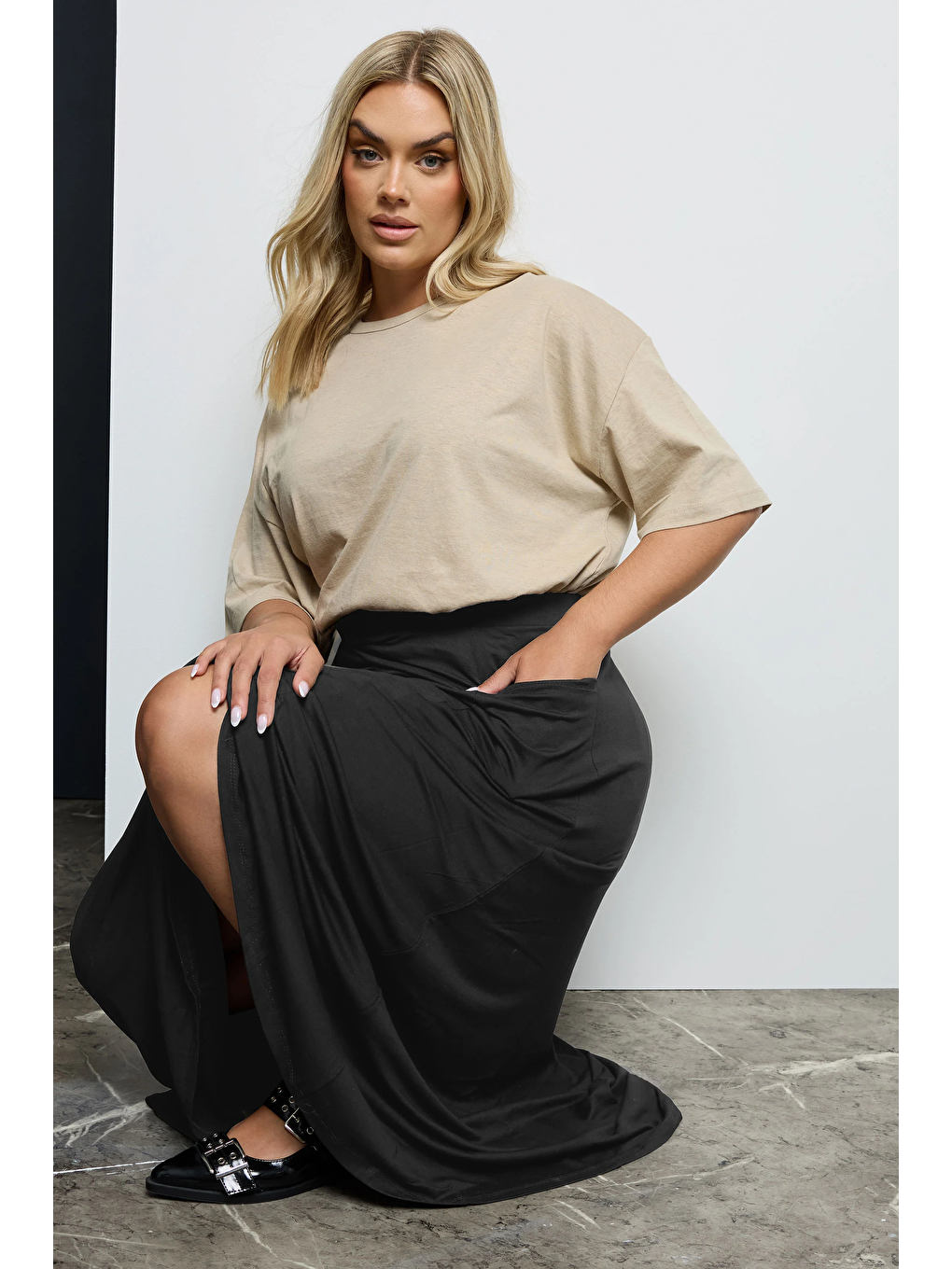 Siyah Büyük Beden Beli Lastikli Cep Detaylı Uzun Kesim Etek 160051-4