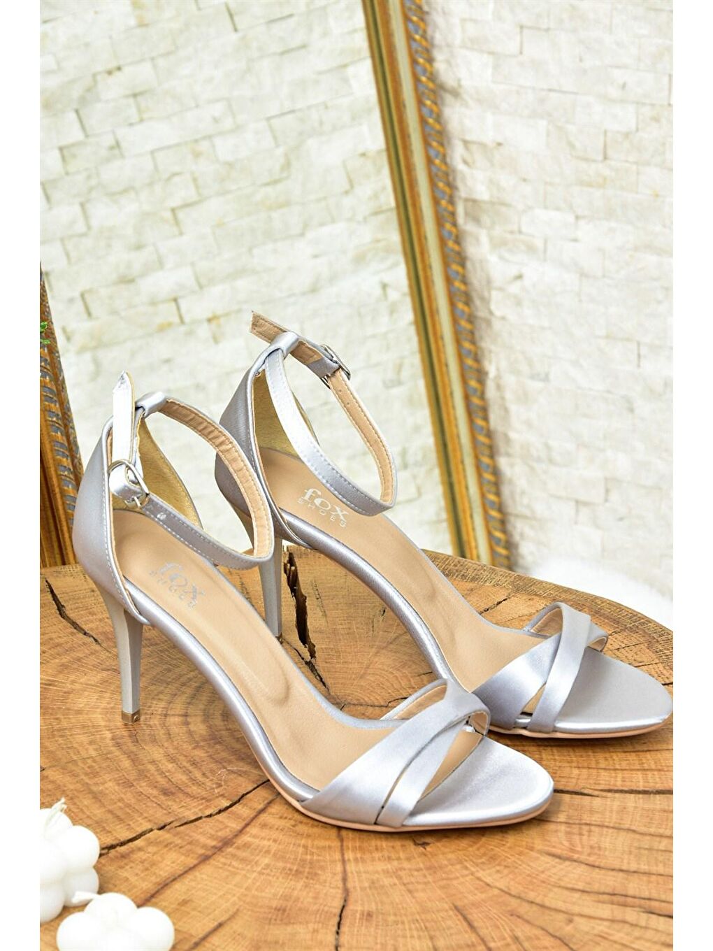 Gri Gümüş Saten Kumaş Alçak Topuklu Günlük Kadın Ayakkabı L643306104-3