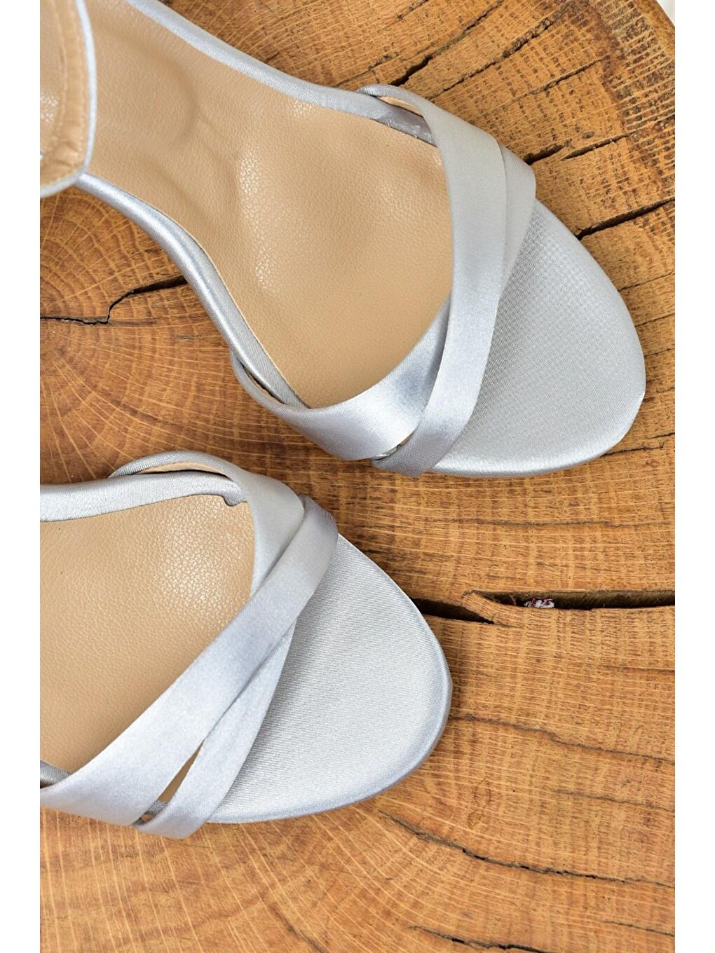 Gri Gümüş Saten Kumaş Alçak Topuklu Günlük Kadın Ayakkabı L643306104-4