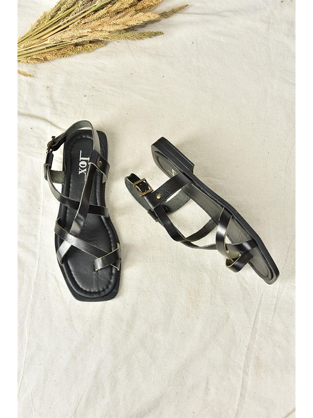 Siyah Hakiki Deri Parmak Arası Kadın Sandalet M291841203-3
