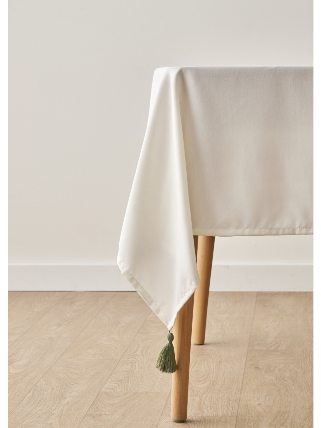Basic Masa Örtüsü Beyaz (150x250 Cm)