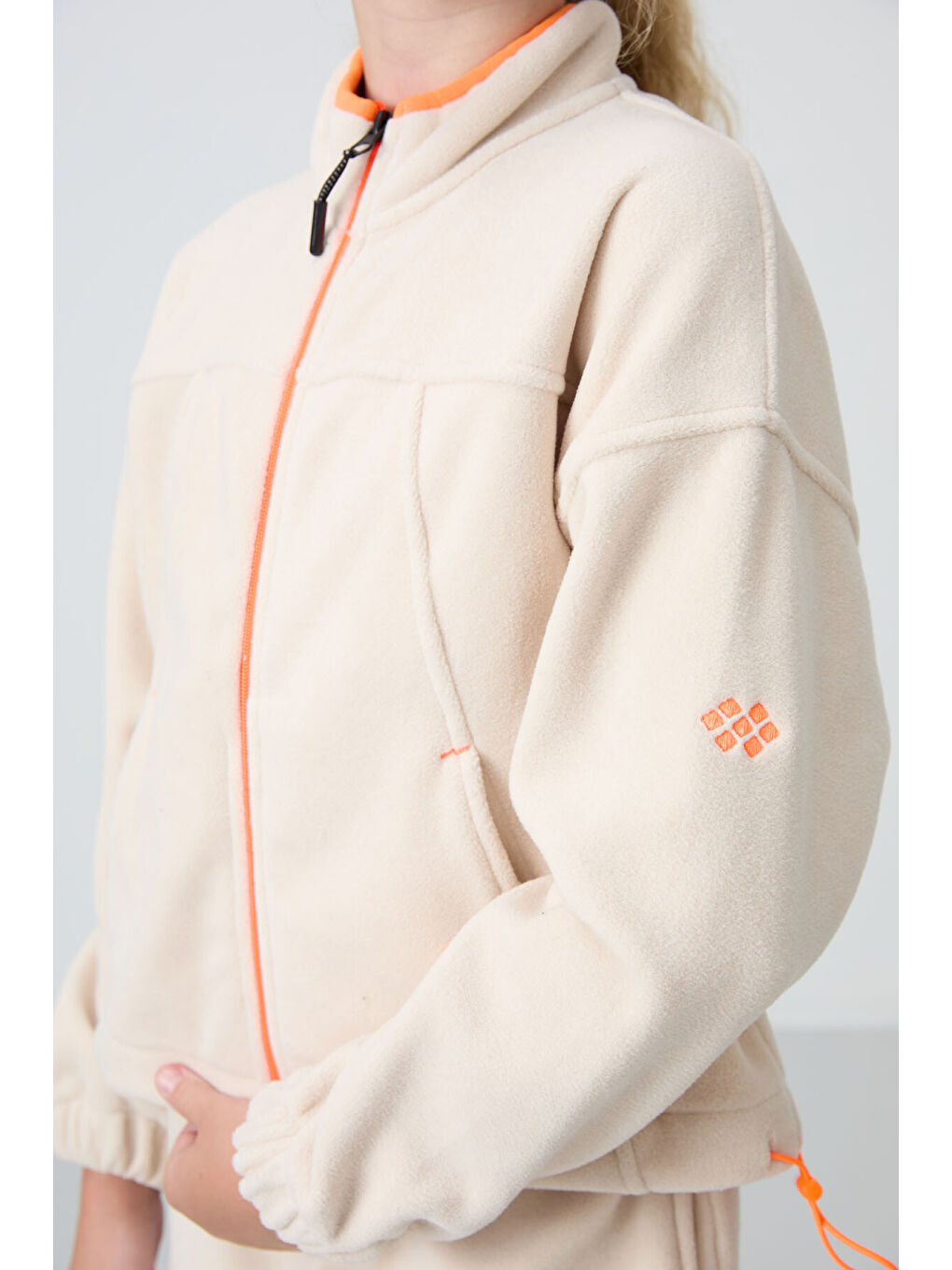 Bej Kalın Yumuşak Dokulu Standart Fit Nakışlı Polar Kız Çocuk Sweatshirt - 75157-2