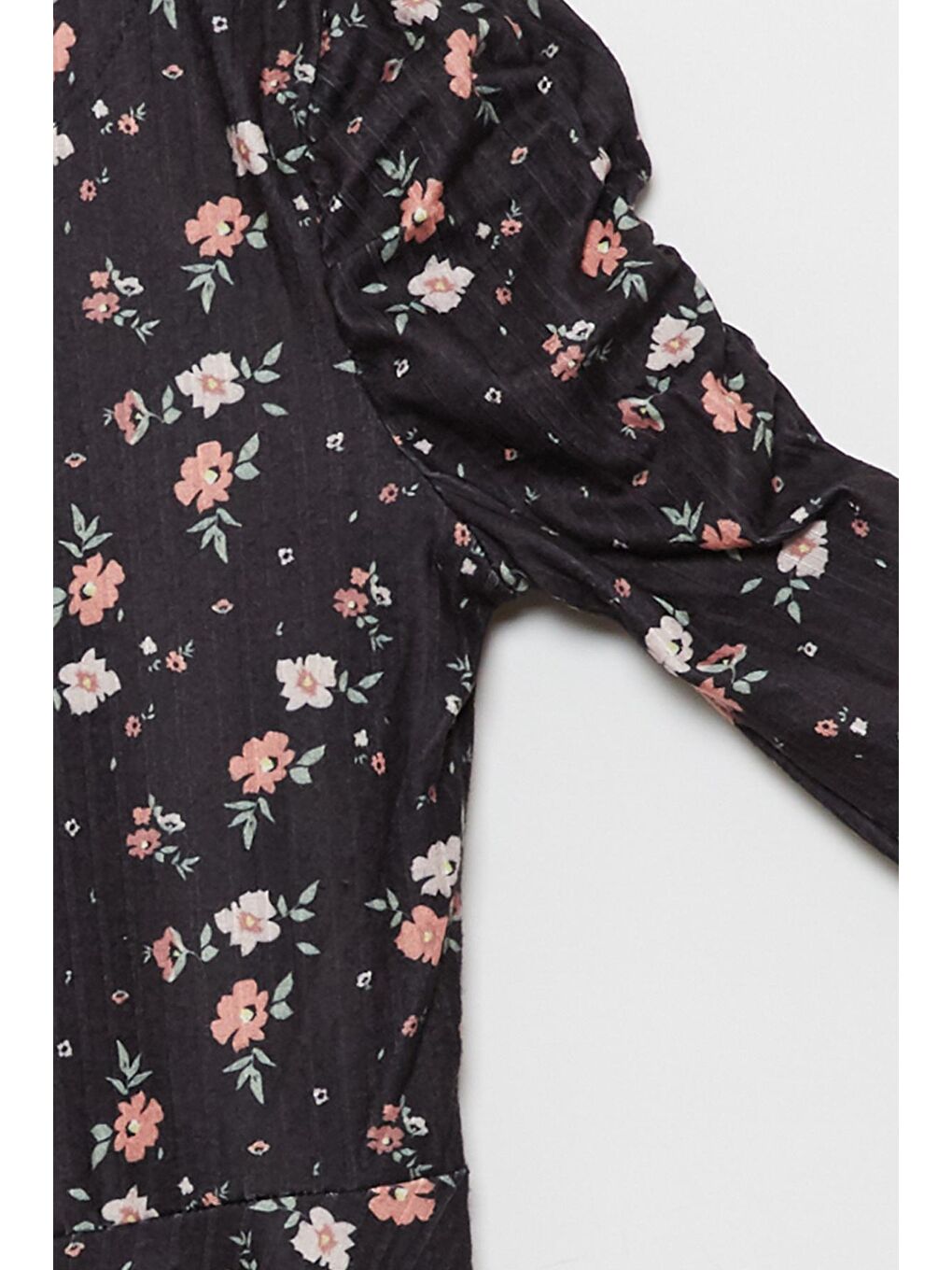 Siyah Çiçek Desenli Kolları Büzülü Kız Çocuk Elbise-2