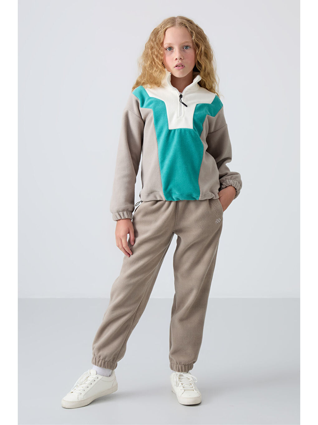 Koyu Bej Kalın Yumuşak Dokulu Oversize Nakışlı Polar Kız Çocuk Sweatshirt - 75153-1