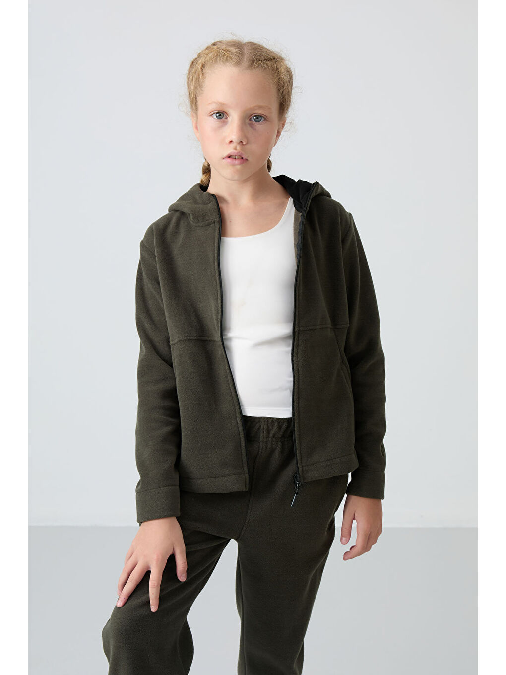 Haki Kalın Yumuşak Dokulu Standart Fit Nakışlı Polar Kız Çocuk Sweatshirt - 75152-1