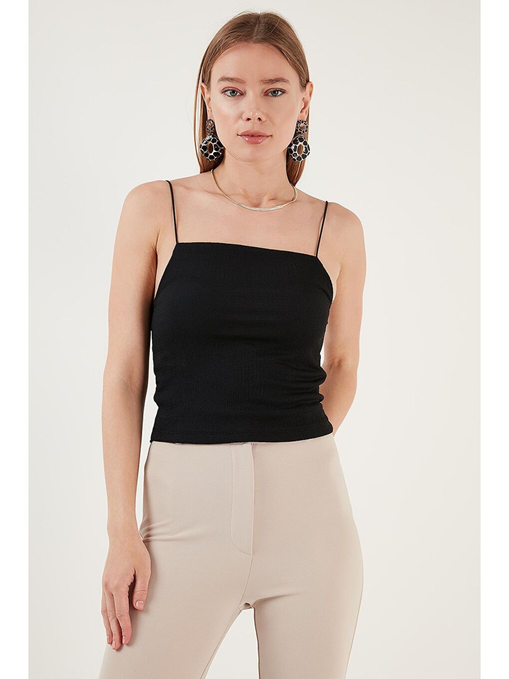 Lela Siyah İp Askılı Slim Fit Esnek Crop Bluz 5864064 - 3