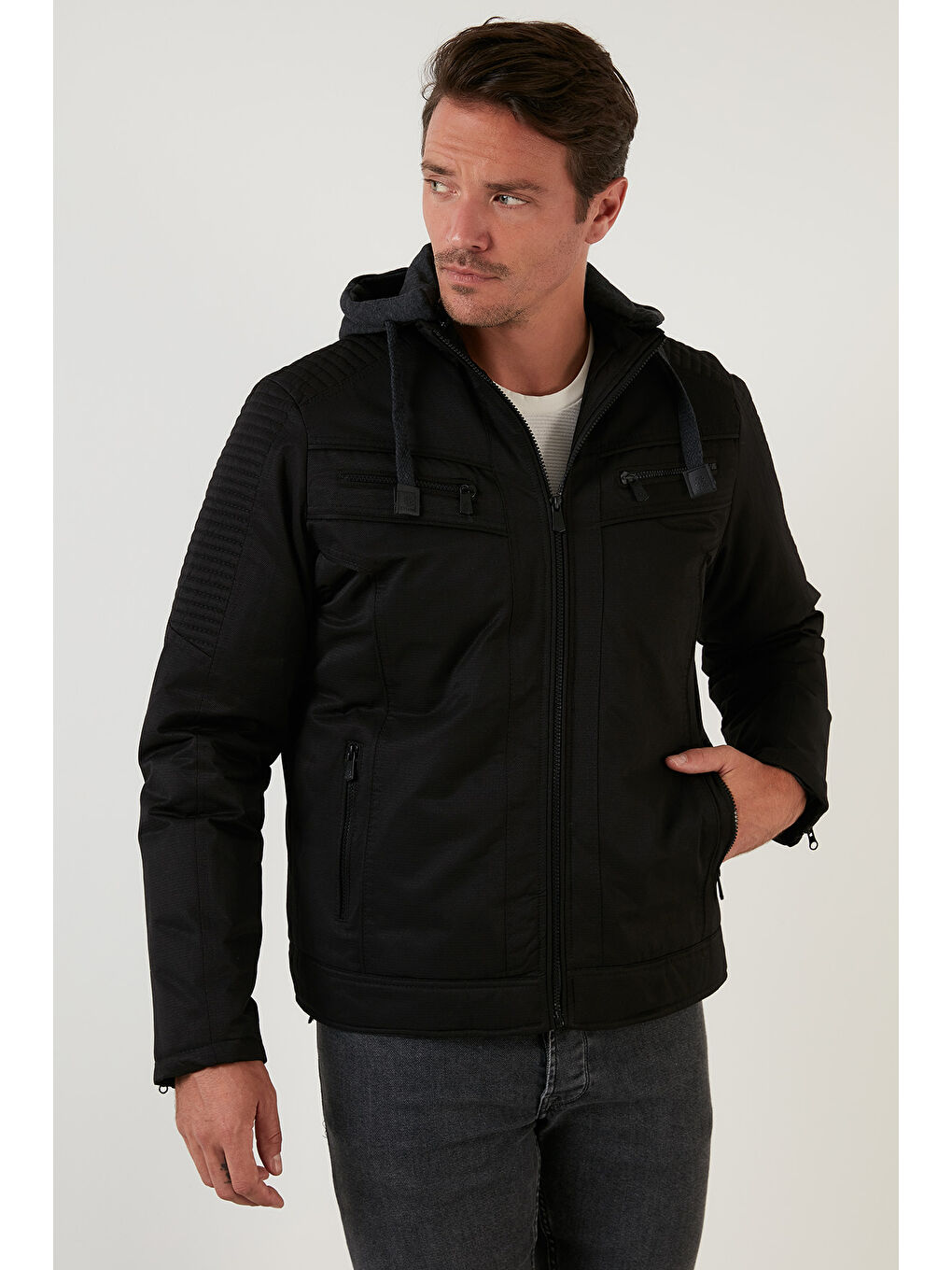 Siyah Slim Fit Pelüş Astarlı Çıkarılabilir Kapüşonlu Erkek Mont 5855031-7