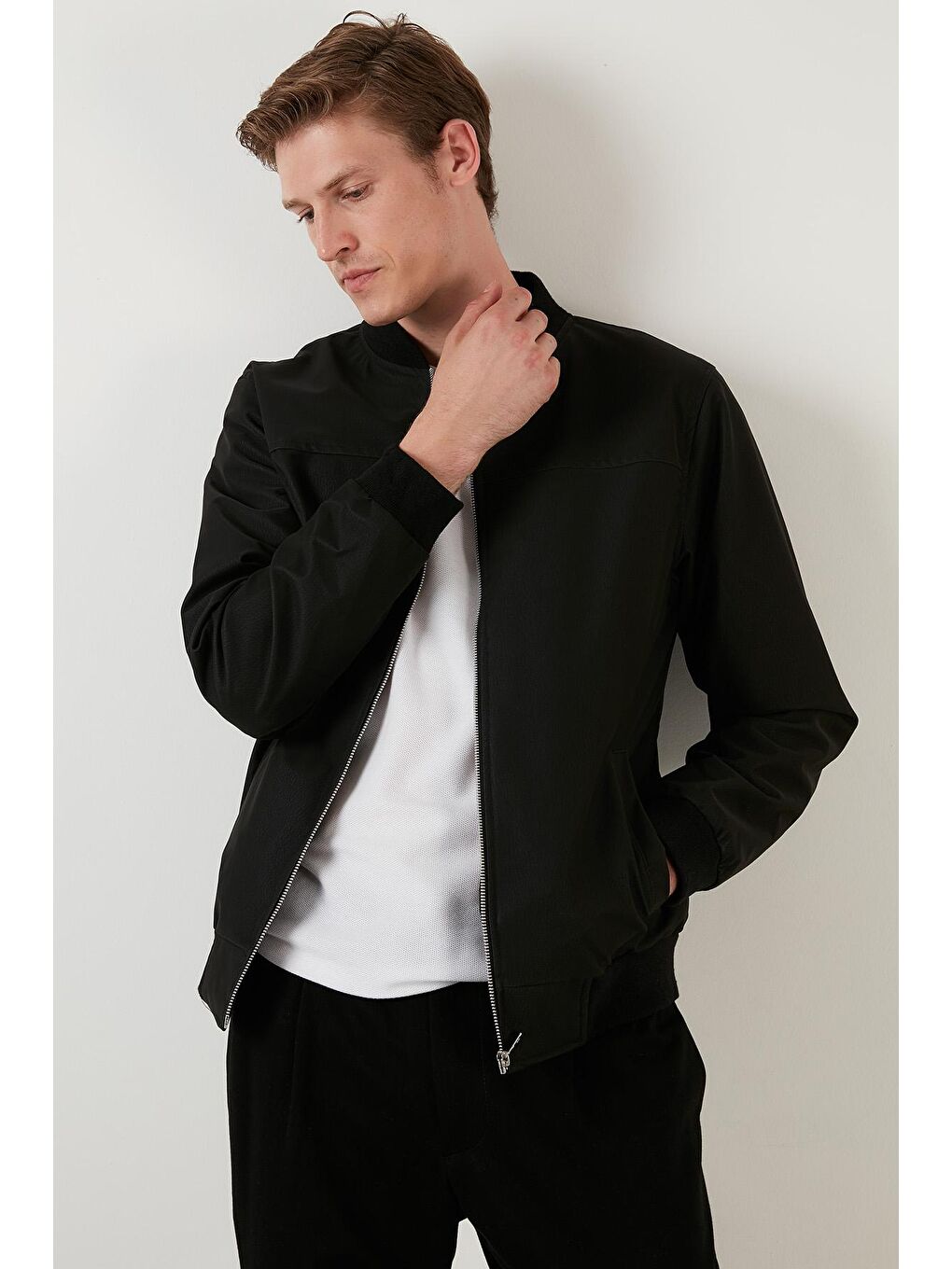 Siyah Fermuarlı Cepli Kolej Yaka Mevsimlik Bomber Mont 5711481-1