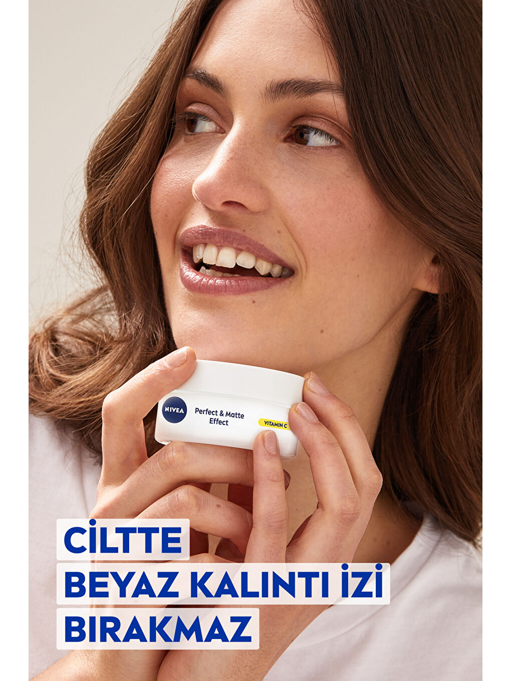 NIVEA Perfect&Matte Matlaştırıcı Gündüz Yüz Bakım Kremi 50ml, C Vitamini, Eşit Cilt Tonu, Nemlendirici - 4