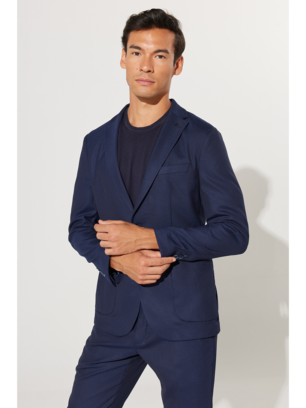 Erkek Lacivert Slim Fit Dar Kesim Mono Yaka Armürlü Takım Elbise-4