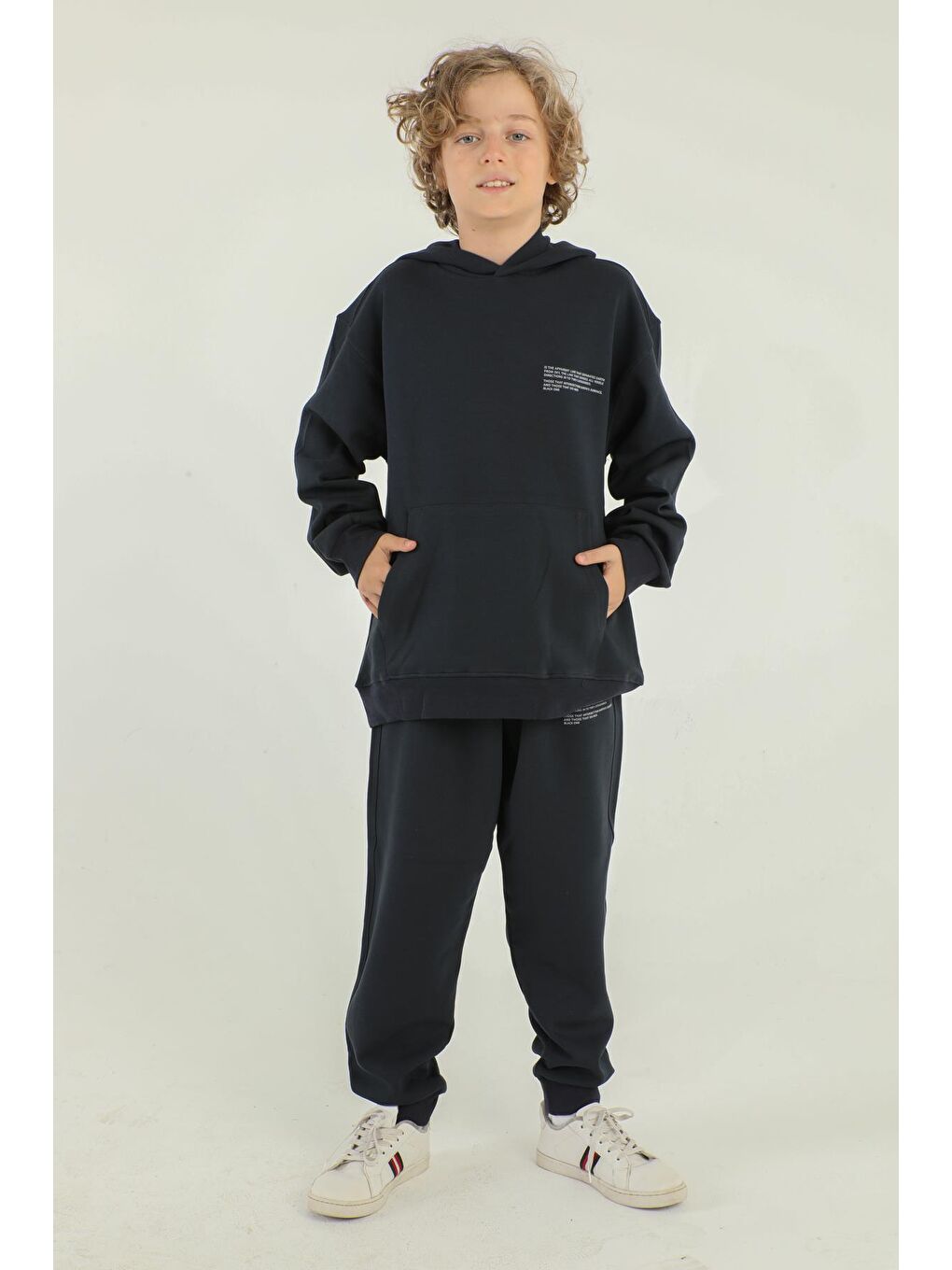 Lacivert Kapüşonlu Baskı Detaylı Çelikli İnterlok Kumaştan Basic Erkek Çocuk Eşofman Takımı