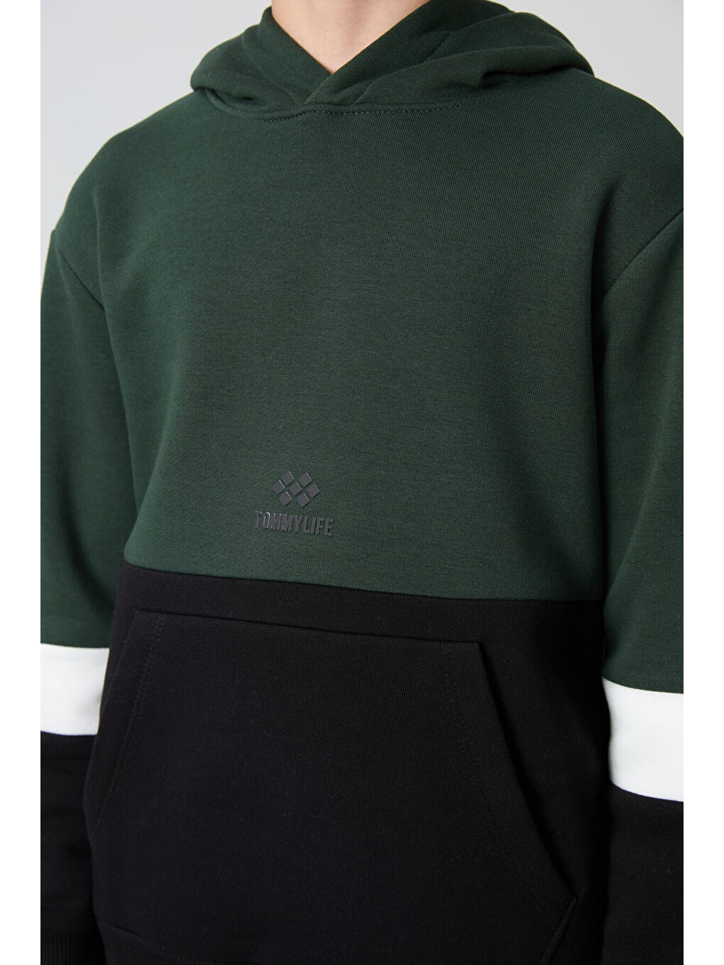 Çam Yeşil Pamuklu Kalın İçi Tüylü Yumuşak Dokulu Standart Fit Nakışlı Erkek Çocuk Eşofman Takım - 1-4