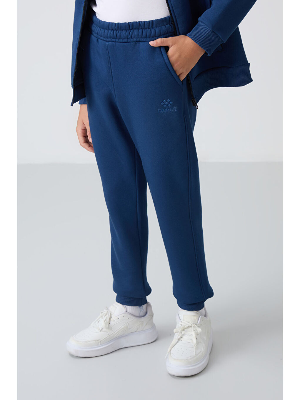 Lacivert Parlament Pamuklu Kalın İçi Tüylü Yumuşak Dokulu Standart Fit Nakışlı Erkek Çocuk Eşofman Takım - 1-3