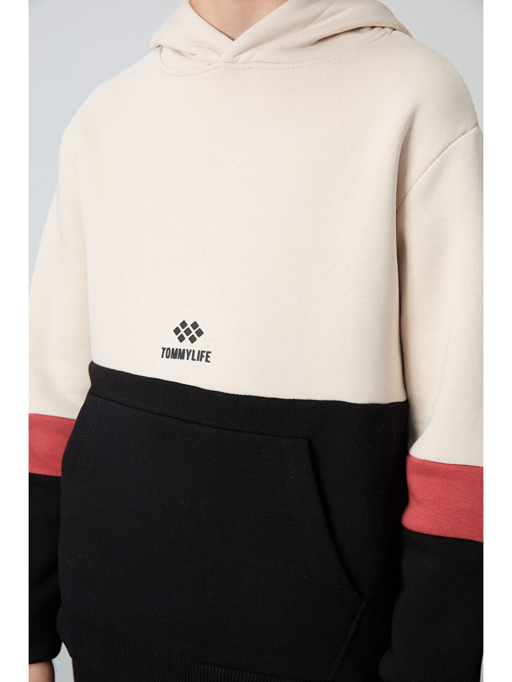 Bej-Siyah Pamuklu Kalın İçi Tüylü Yumuşak Dokulu Standart Fit Nakışlı Erkek Çocuk Eşofman Takım - 1-4