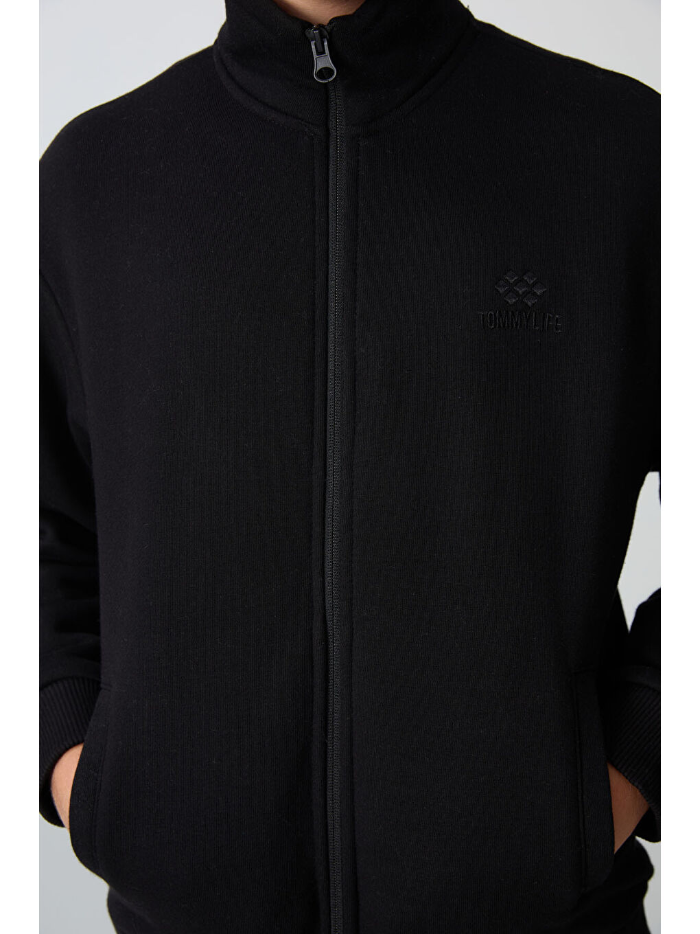 Siyah Pamuklu Kalın İçi Tüylü Yumuşak Dokulu Standart Fit Nakışlı Erkek Çocuk Eşofman Takım - 11256-4