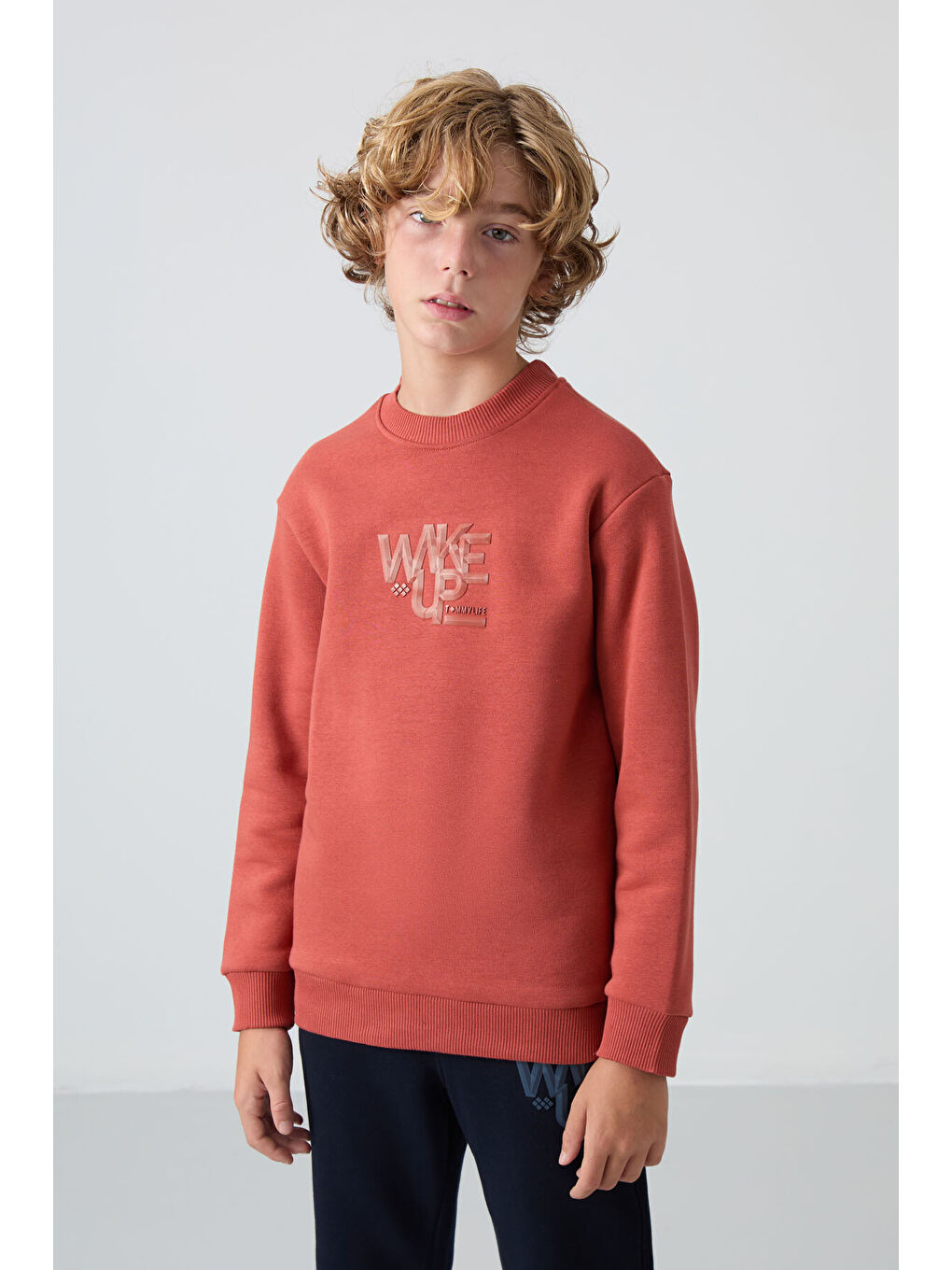 Kahverengi Kiremit-Lacivert Pamuklu Kalın İçi Tüylü Yumuşak Dokulu Standart Fit Baskılı Erkek Çocuk Eşofman Ta-1