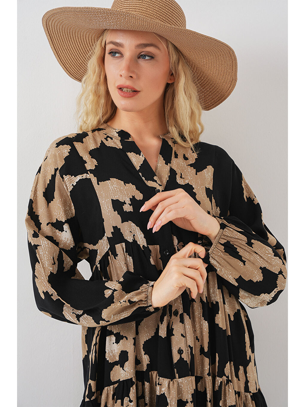 2423 Otantik Desenli Tesettür Elbise - A.Bej-2