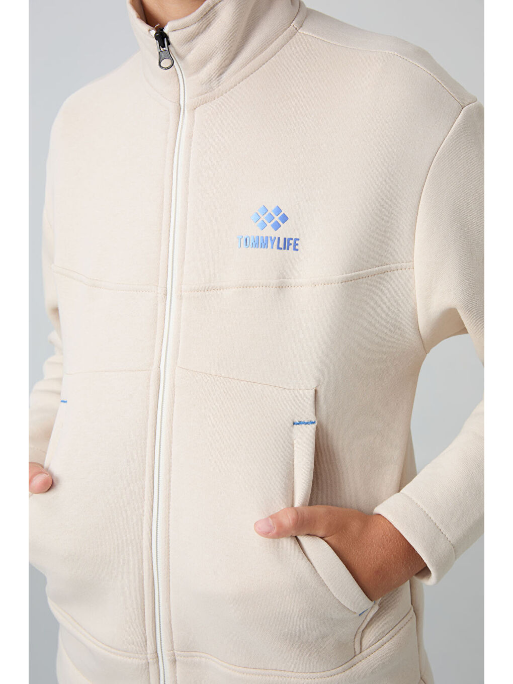 Bej Pamuklu Kalın İçi Tüylü Yumuşak Dokulu Standart Fit Nakışlı Erkek Çocuk Sweatshirt - 11245-1