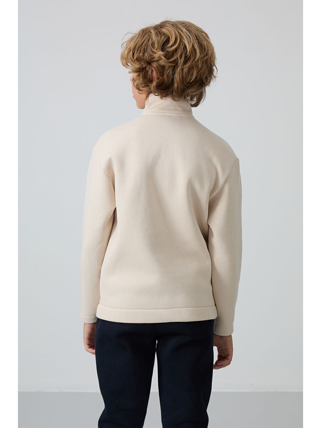 Bej Pamuklu Kalın İçi Tüylü Yumuşak Dokulu Standart Fit Nakışlı Erkek Çocuk Sweatshirt - 11245-4