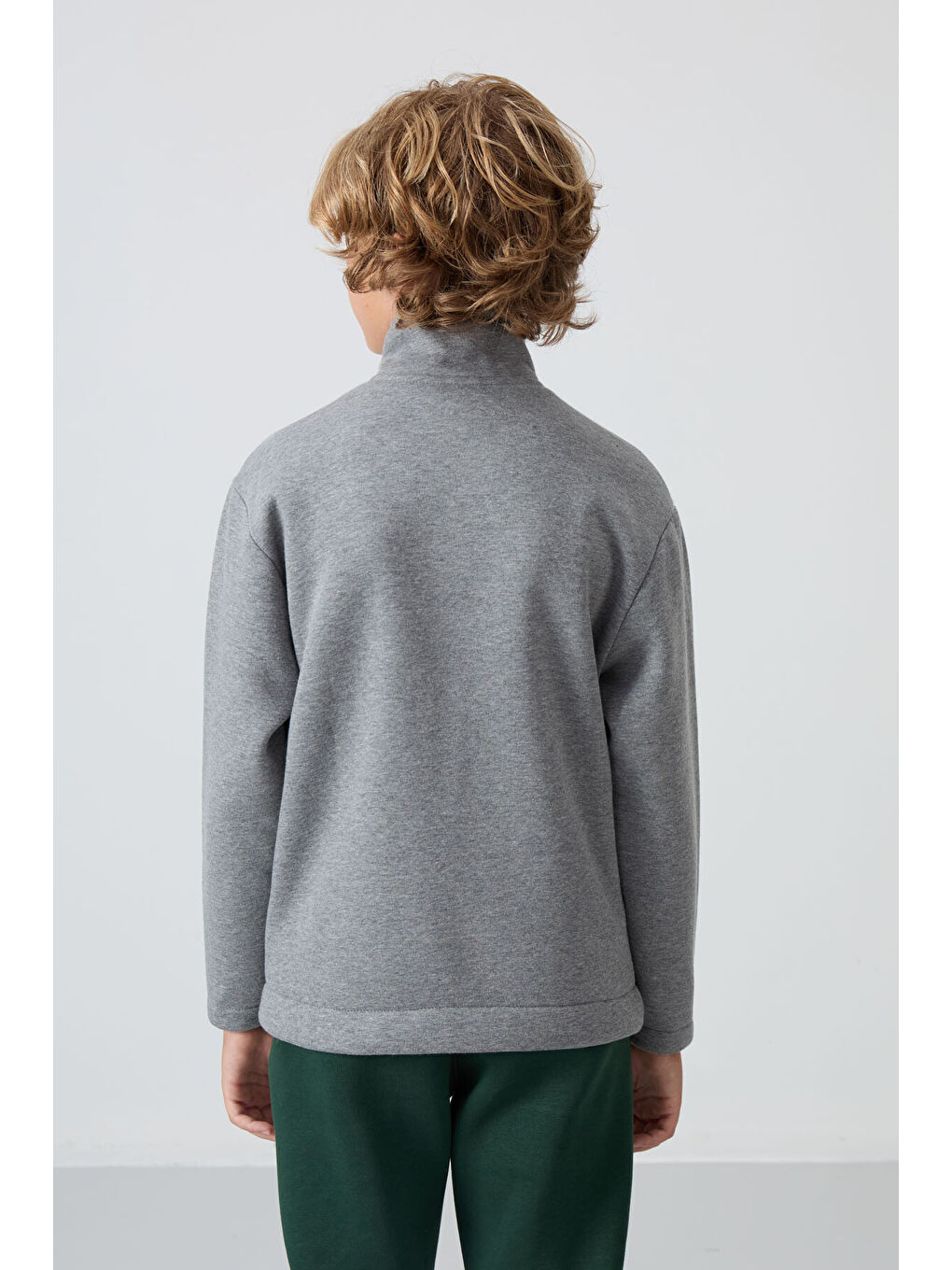 Gri Melanj Pamuklu Kalın İçi Tüylü Yumuşak Dokulu Standart Fit Nakışlı Erkek Çocuk Sweatshirt - 112-4