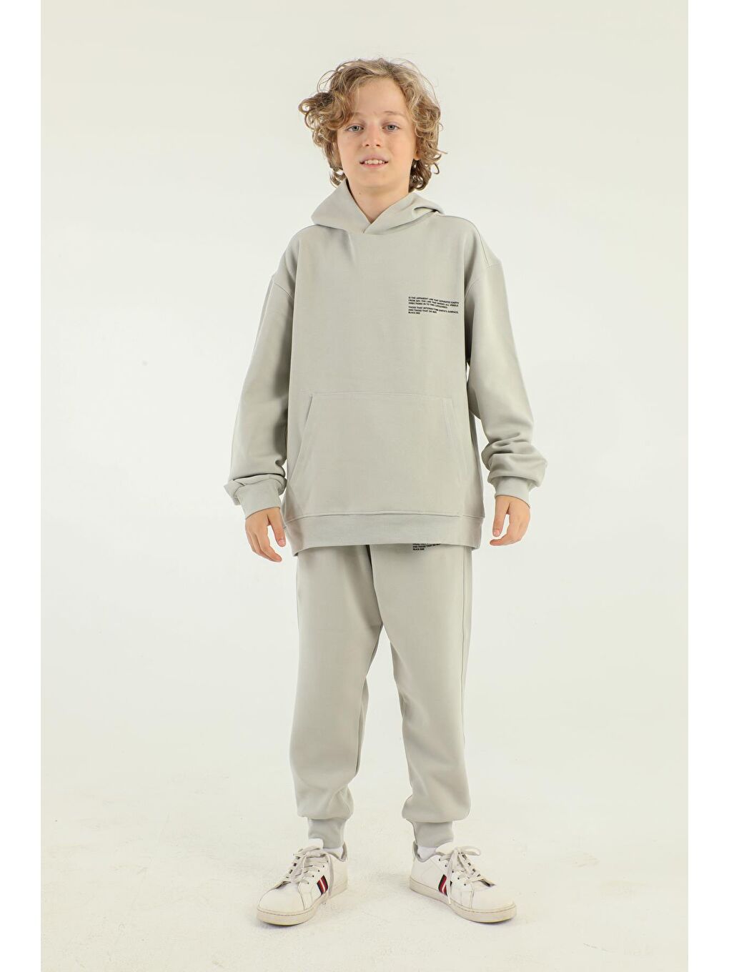 Gri Kapüşonlu Baskı Detaylı Çelikli İnterlok Kumaştan Basic Erkek Çocuk Eşofman Takımı