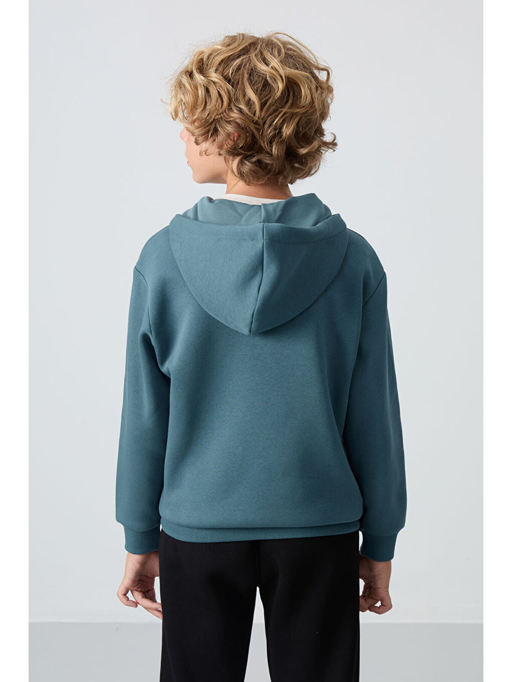 Orman Yeşil Pamuklu Kalın İçi Tüylü Yumuşak Dokulu Standart Fit Nakışlı Erkek Çocuk Sweatshirt - 11-4