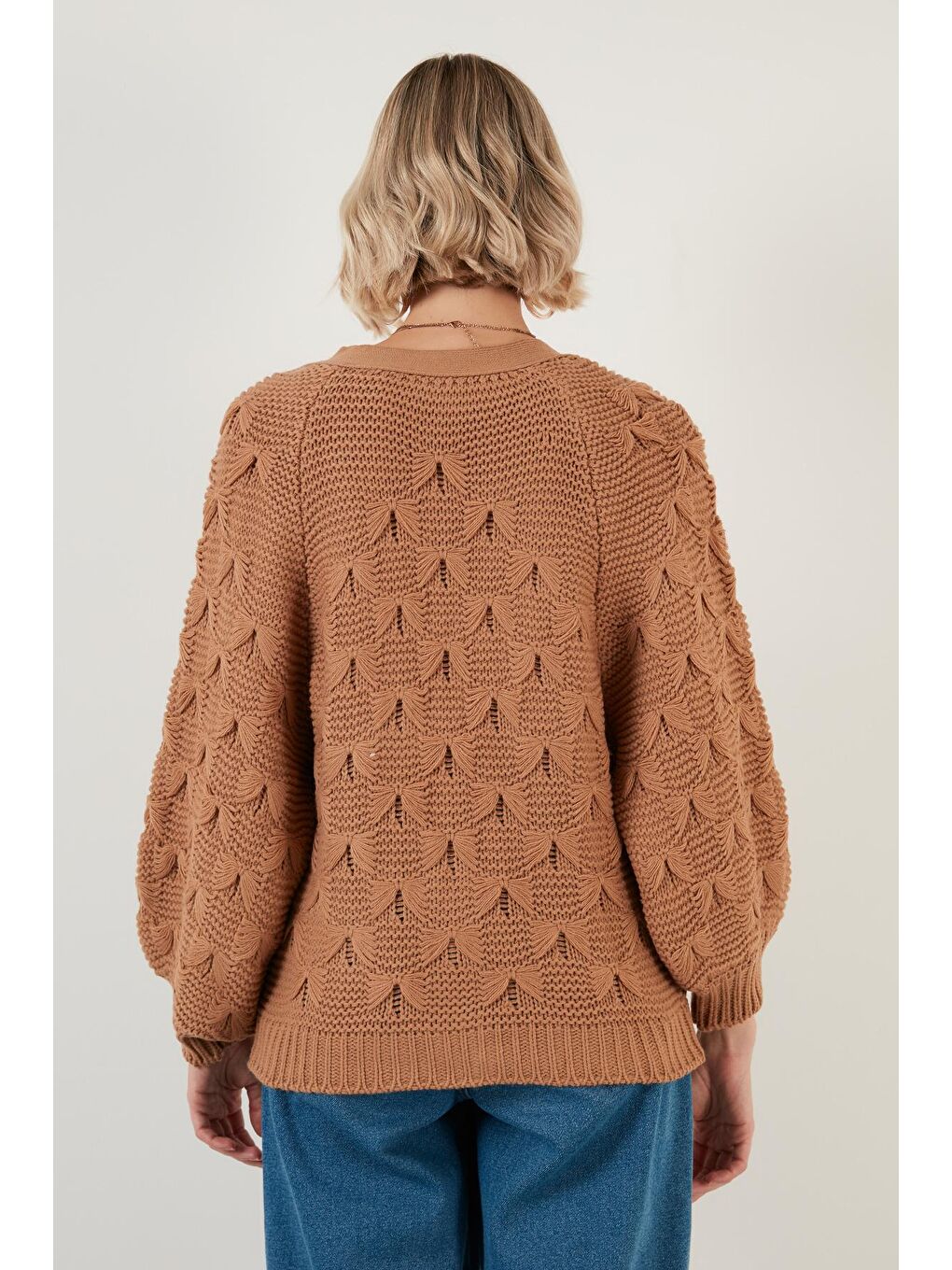 Kahverengi V Yaka Düğmeli Örgülü Triko Hırka 6310007-4