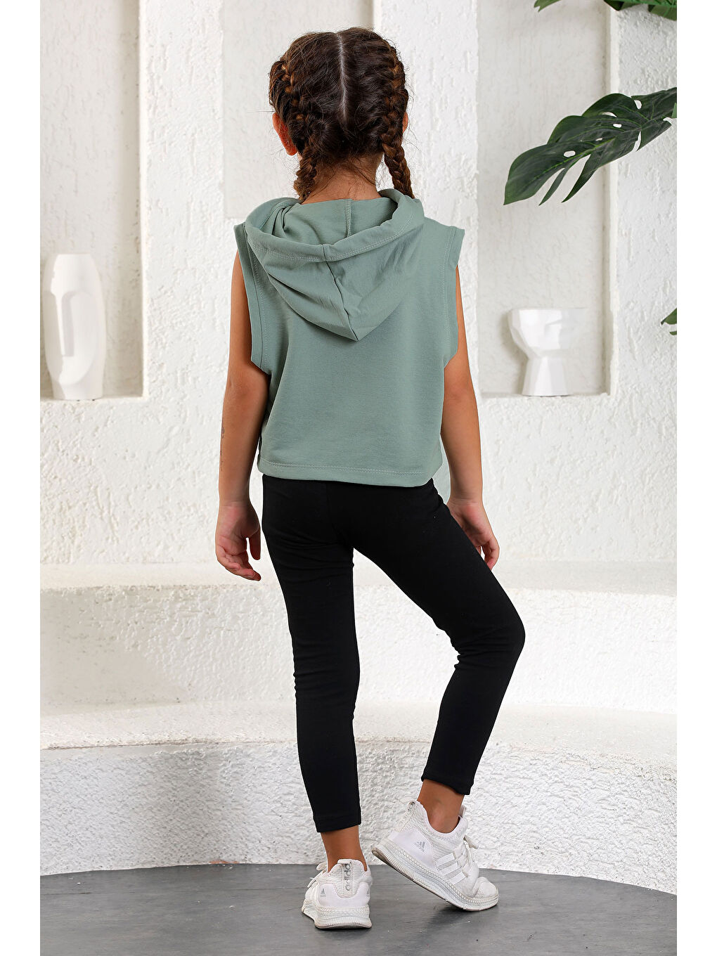 Yeşil Kapüşonlu Sıfır Kol Fırst I Need Coffee Baskılı Cagla Yesil Renk Kız Çocuk Sweatshirt-2