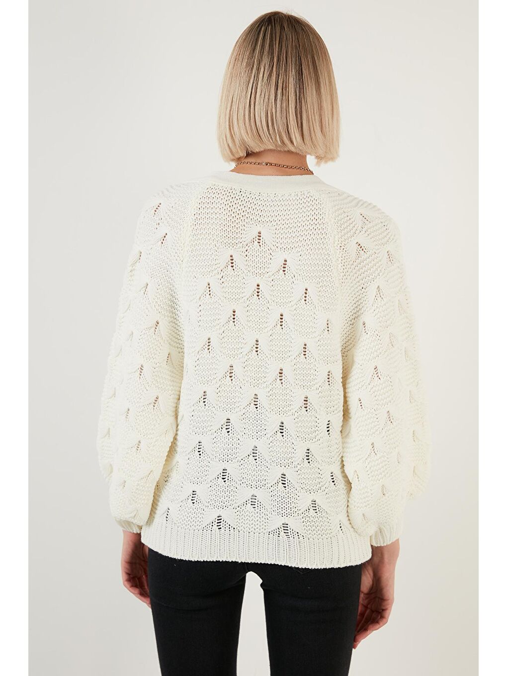 Ekru V Yaka Düğmeli Örgülü Triko Hırka 6310007-4