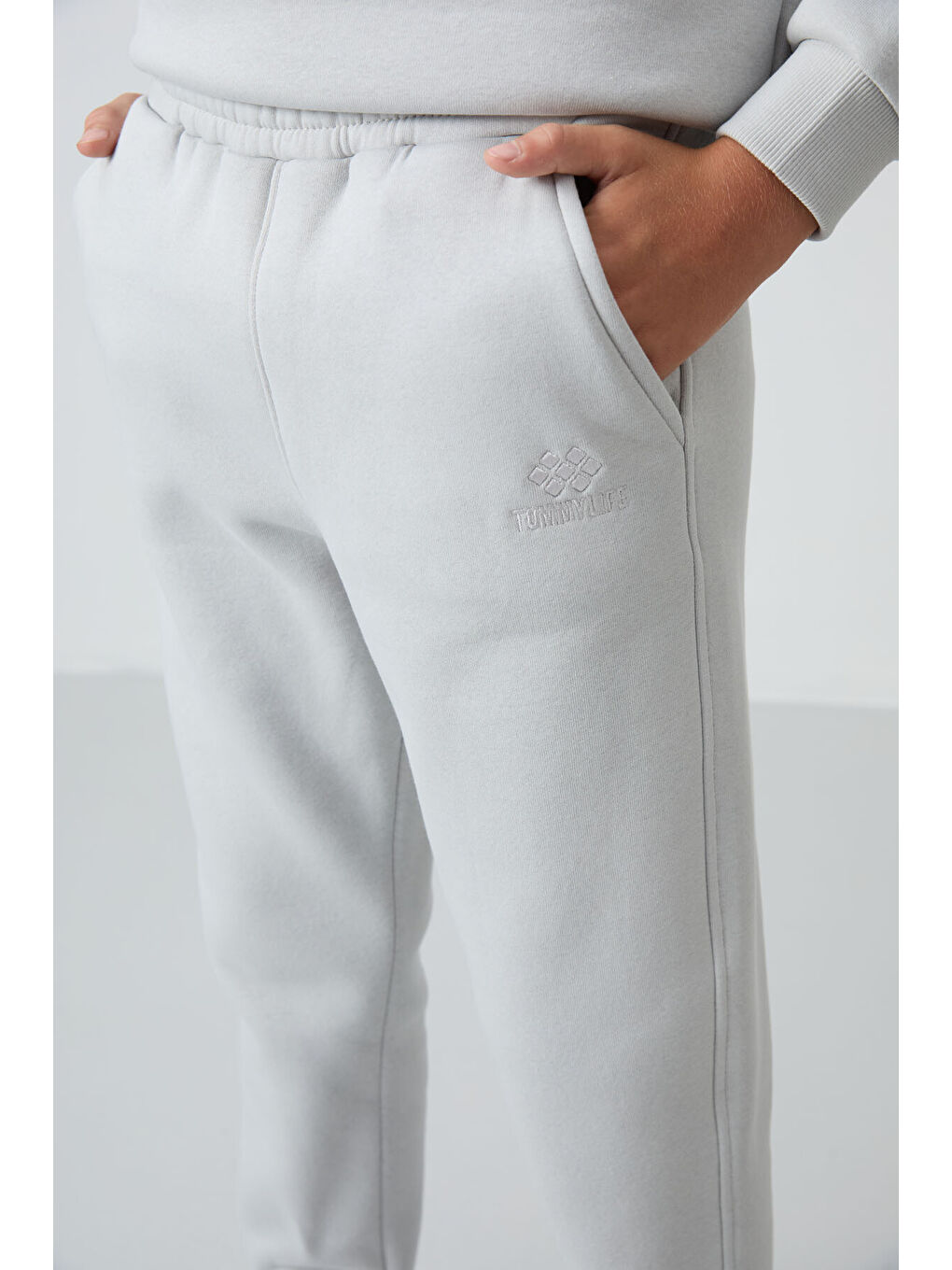 Bej Taş Pamuklu Kalın İçi Tüylü Yumuşak Dokulu Standart Fit Nakışlı Erkek Çocuk Eşofman Takım - 11249-2