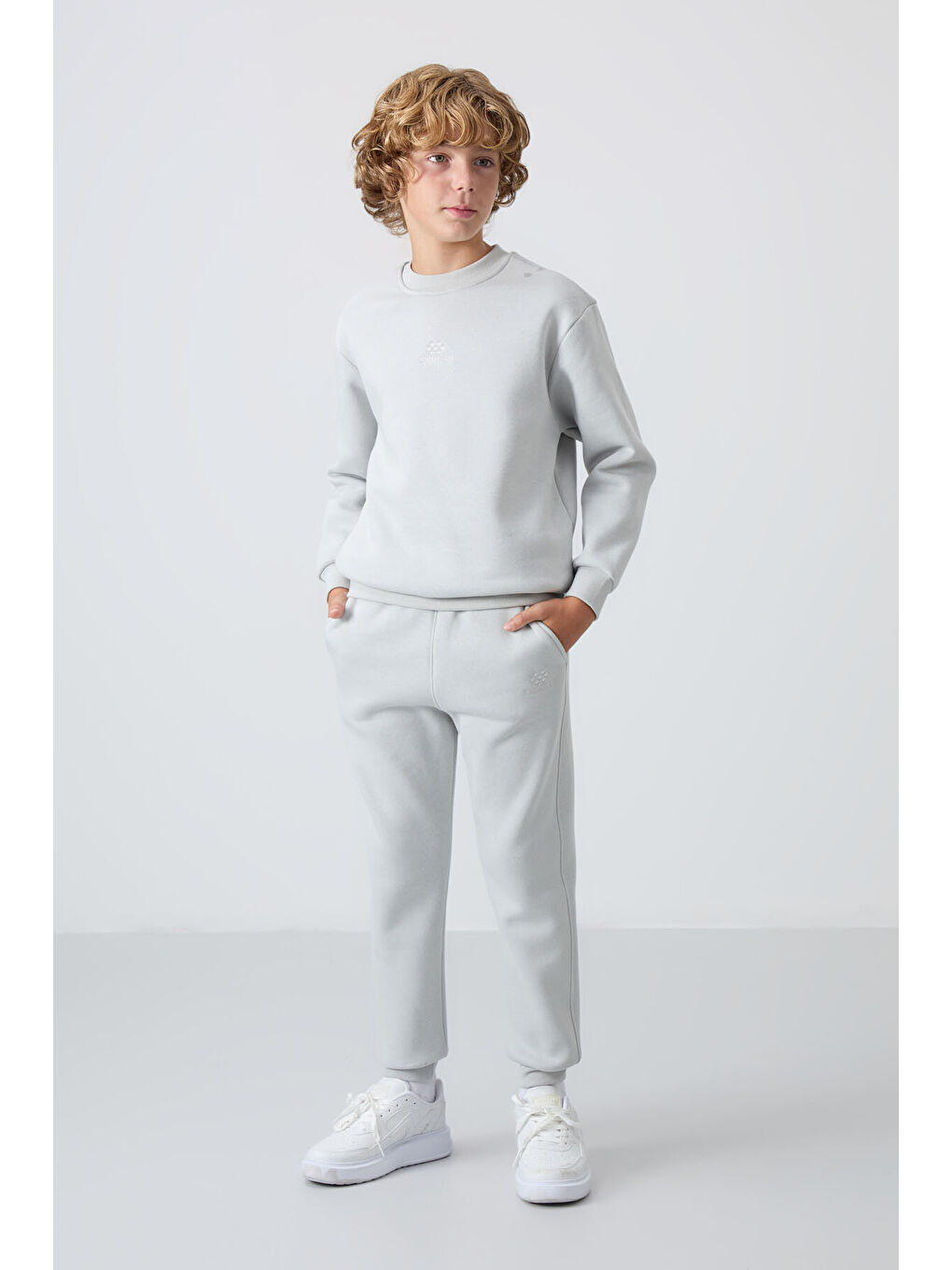 Bej Taş Pamuklu Kalın İçi Tüylü Yumuşak Dokulu Standart Fit Nakışlı Erkek Çocuk Eşofman Takım - 11249-4