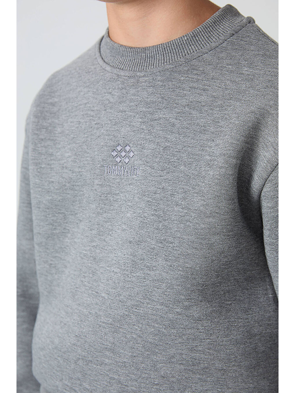 Gri Melanj Pamuklu Kalın İçi Tüylü Yumuşak Dokulu Standart Fit Nakışlı Erkek Çocuk Eşofman Takım --1