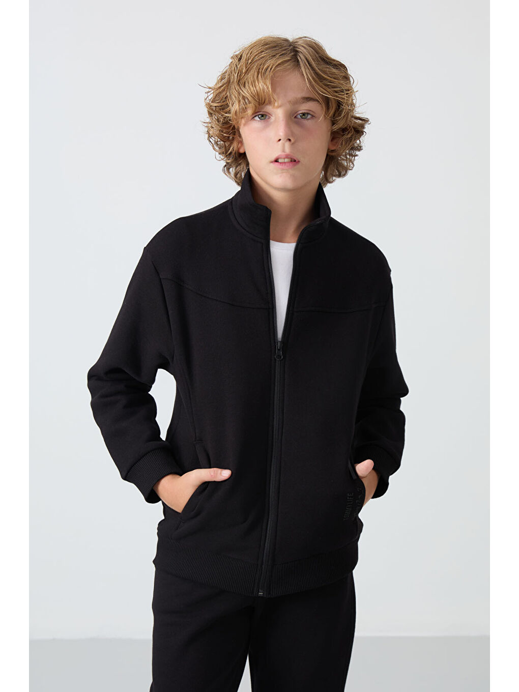 Siyah Pamuklu Kalın İçi Tüylü Yumuşak Dokulu Standart Fit Nakışlı Erkek Çocuk Eşofman Takım - 11240-2