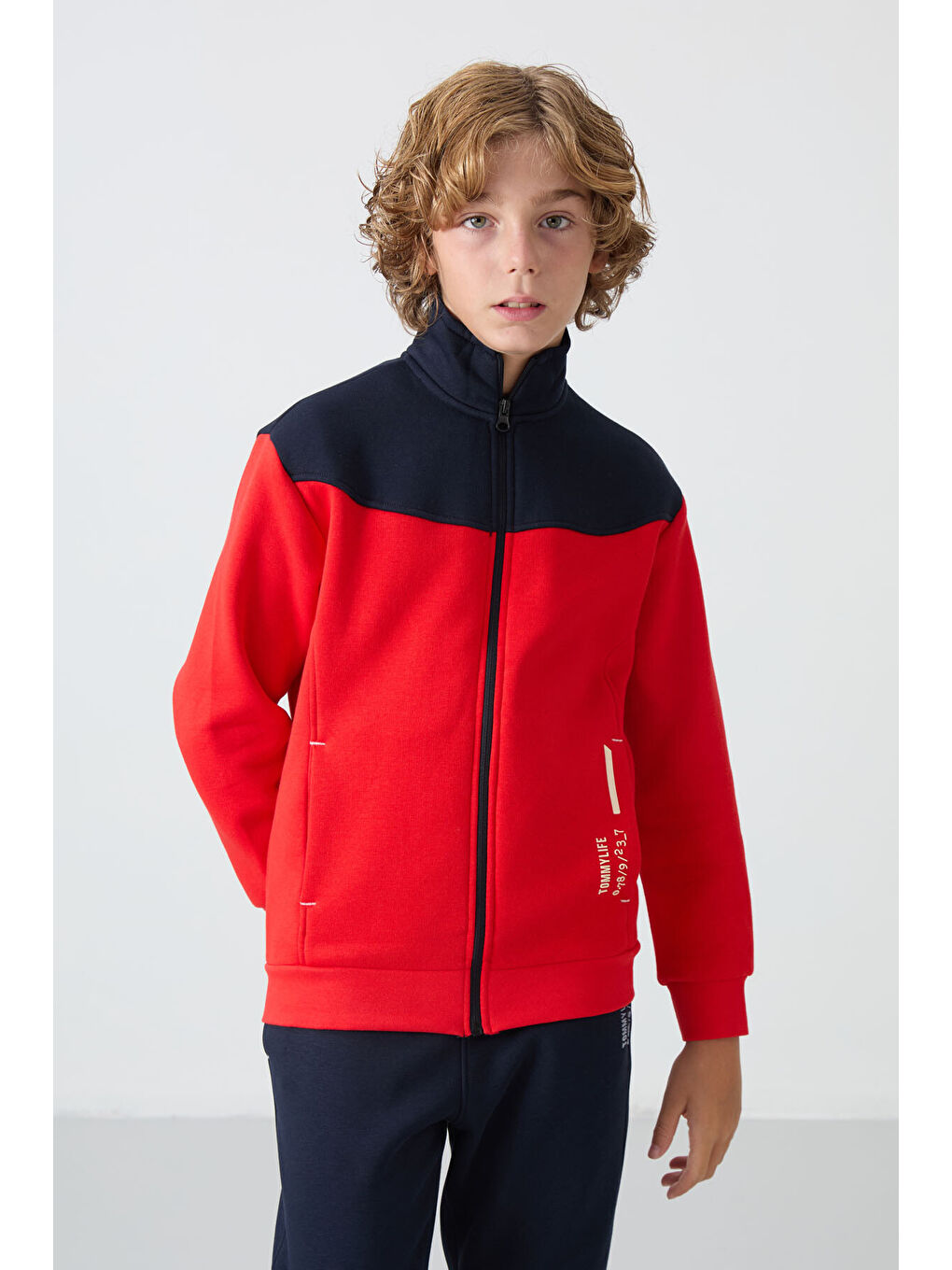 Kırmızı Fiesta-Lacivert Pamuklu Kalın İçi Tüylü Yumuşak Dokulu Standart Fit Nakışlı Erkek Çocuk Eşofman Tak-1