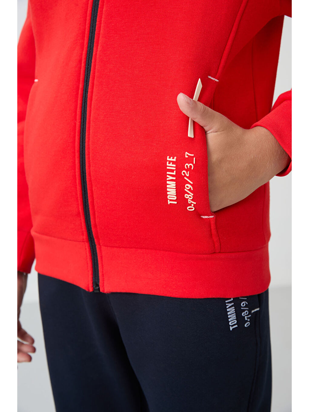 Kırmızı Fiesta-Lacivert Pamuklu Kalın İçi Tüylü Yumuşak Dokulu Standart Fit Nakışlı Erkek Çocuk Eşofman Tak-3