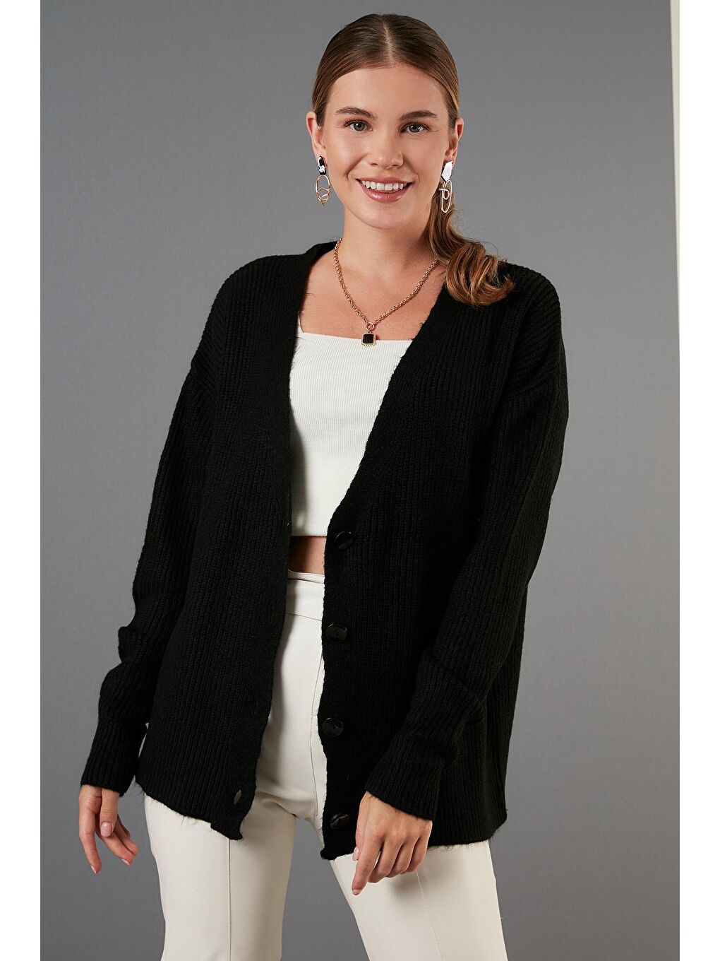 Siyah Düğmeli V Yaka Örme Hırka 6310005