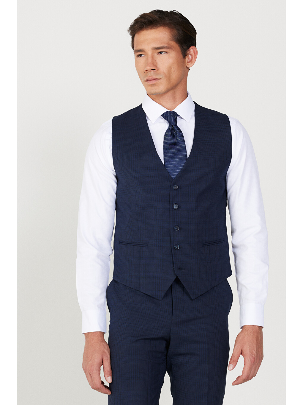 Erkek Lacivert-Siyah Slim Fit Dar Kesim Kırlangıç Yaka Kareli Yünlü Yelekli Takım Elbise-3