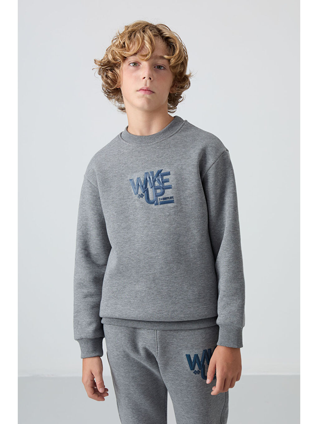 Gri Melanj Pamuklu Kalın İçi Tüylü Yumuşak Dokulu Standart Fit Baskılı Erkek Çocuk Eşofman Takım --2