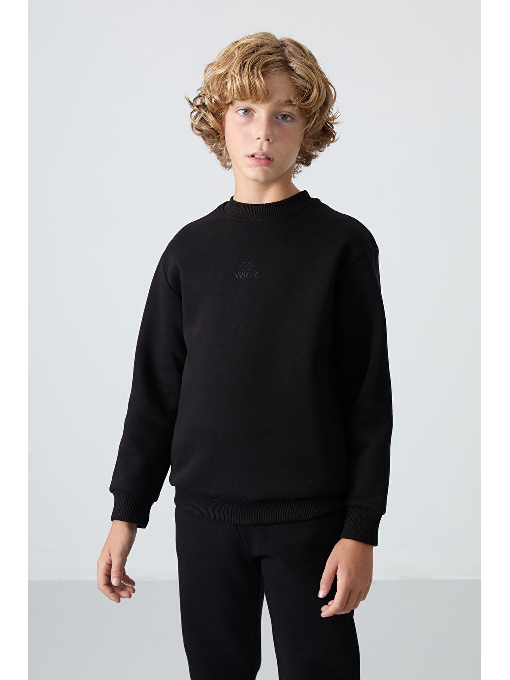 Siyah Pamuklu Kalın İçi Tüylü Yumuşak Dokulu Standart Fit Nakışlı Erkek Çocuk Eşofman Takım - 11249-4