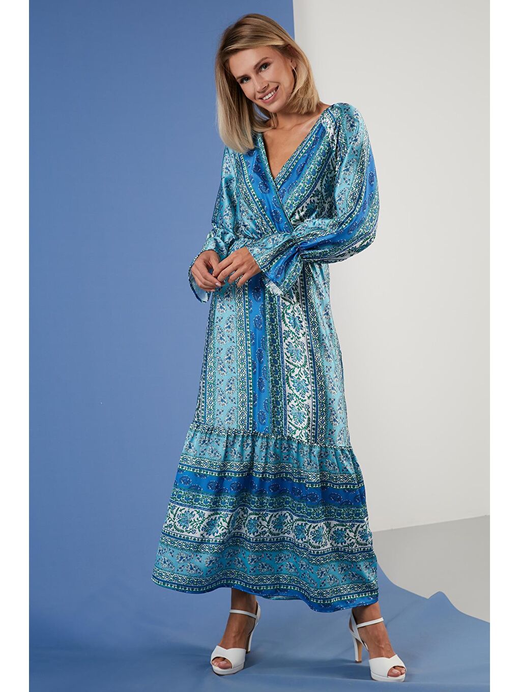 Mavi Desenli Rahat Kalıp Kruvaze Yaka Elbise 6058062