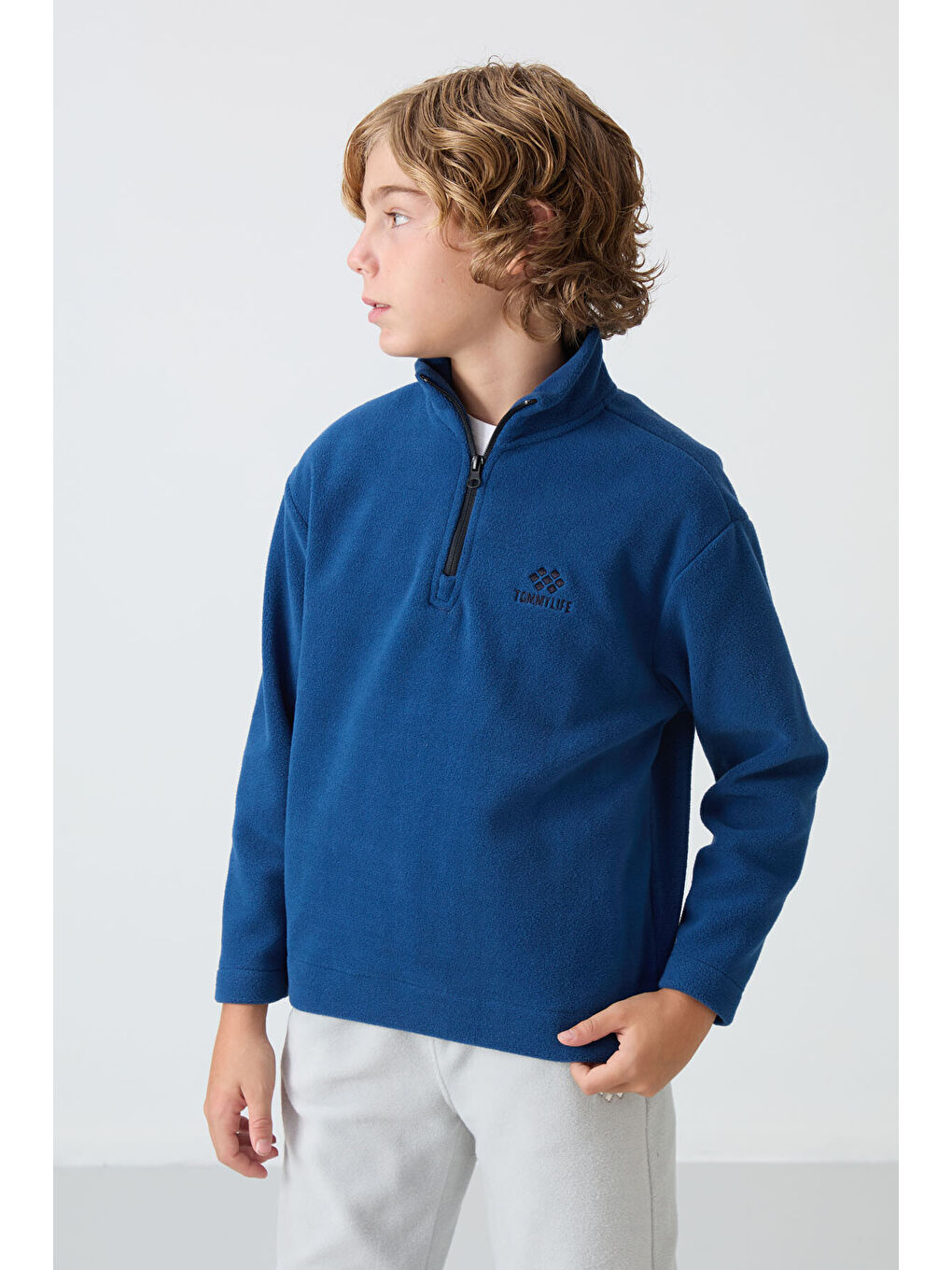 Lacivert Parlament Kalın Yumuşak Dokulu Standart Fit Nakışlı Polar Erkek Çocuk Sweatshirt - 11221-3