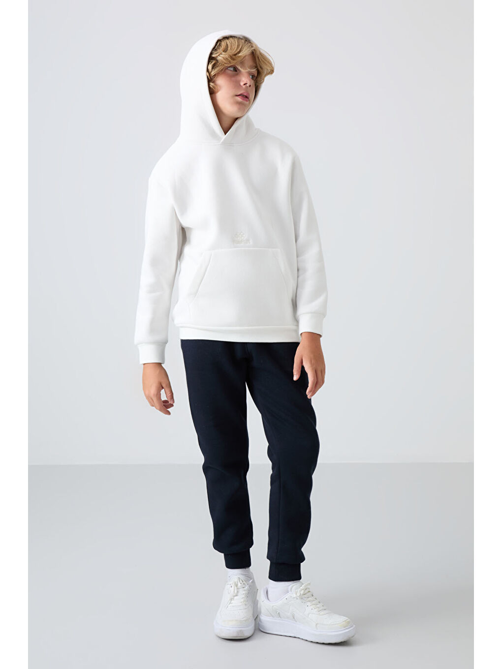 Ekru Pamuklu Kalın İçi Tüylü Yumuşak Dokulu Standart Fit Baskılı Erkek Çocuk Sweatshirt - 11215-2