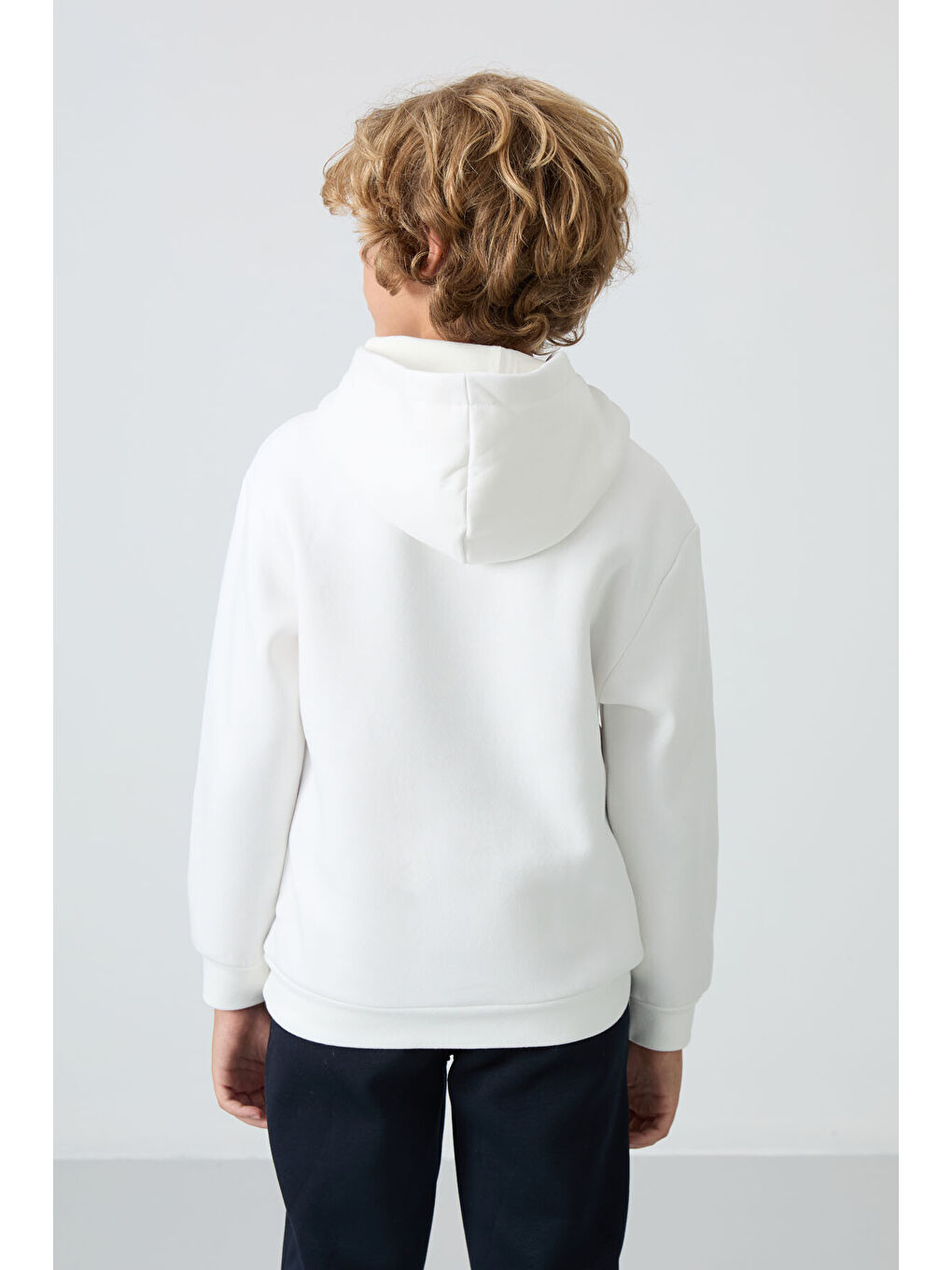 Ekru Pamuklu Kalın İçi Tüylü Yumuşak Dokulu Standart Fit Baskılı Erkek Çocuk Sweatshirt - 11215-4